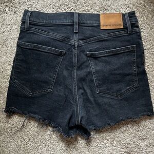 DENIM FORUM Aritzia The Arlo Cut-Off Denim Short Sz 27